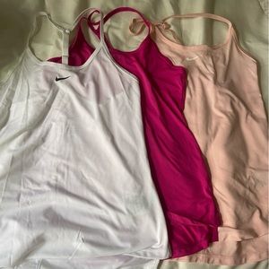 nike tanktop with adjustable straps